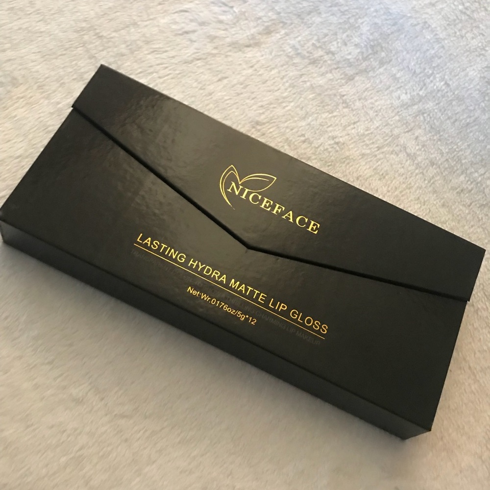 Set of 12 liquid matte lipsticks